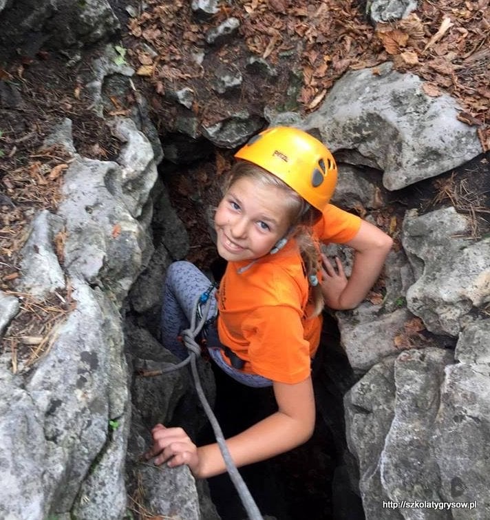 dzieci na obozie survivalowym w lesie Poznań Wielkopolska obozy dla dzieci